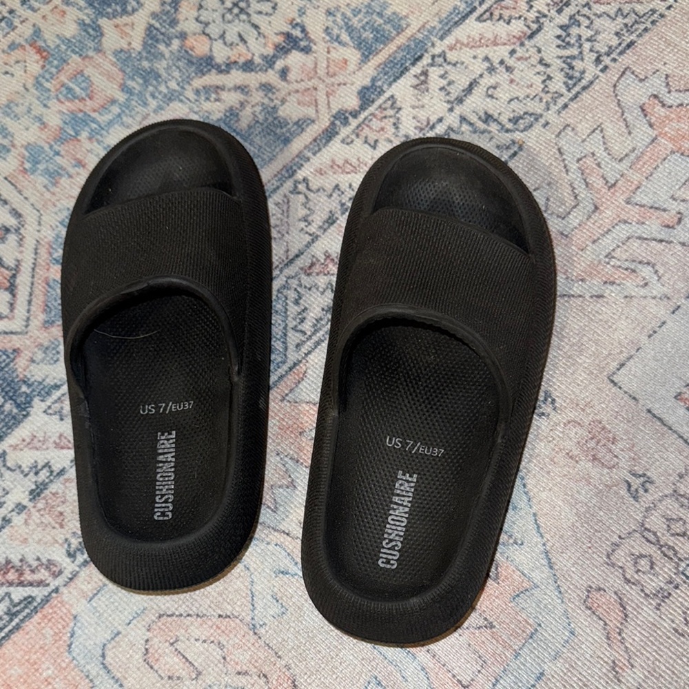 Cushionaire Black Women's Sandals